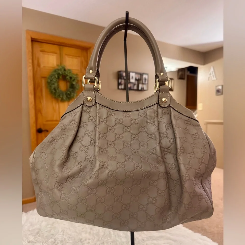 Gucci Gray / Taupe Monogram Pleated Hobo with Gold Hardware - Picture 2 of 14